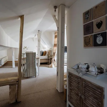 B&B Hof Vervoering 부런